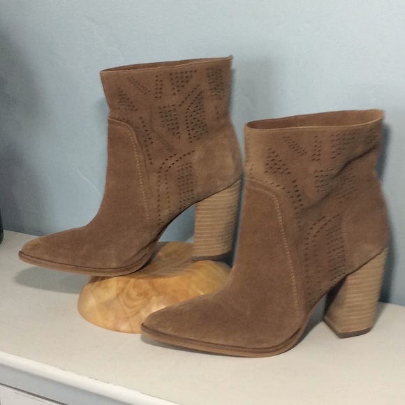 Vince Camuto Bootie - Picture 3 of 7